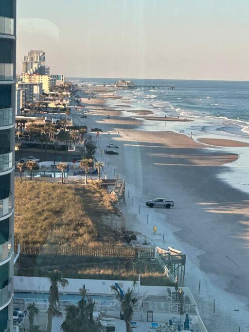 Beautiful Oceanfront Two Bedroom Condo 데이토나 비치 외부 사진